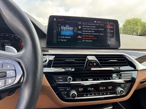 Used 2023 BMW 540i RWD image 18