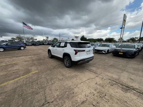Used 2025 Chevrolet Equinox LT AWD/4WD image 10