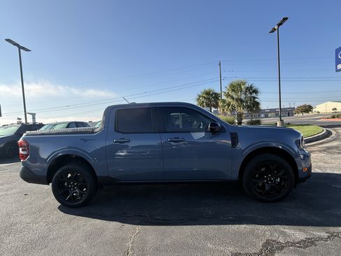 Used 2025 Ford Maverick Lariat w/ Black Appearance Package image 8