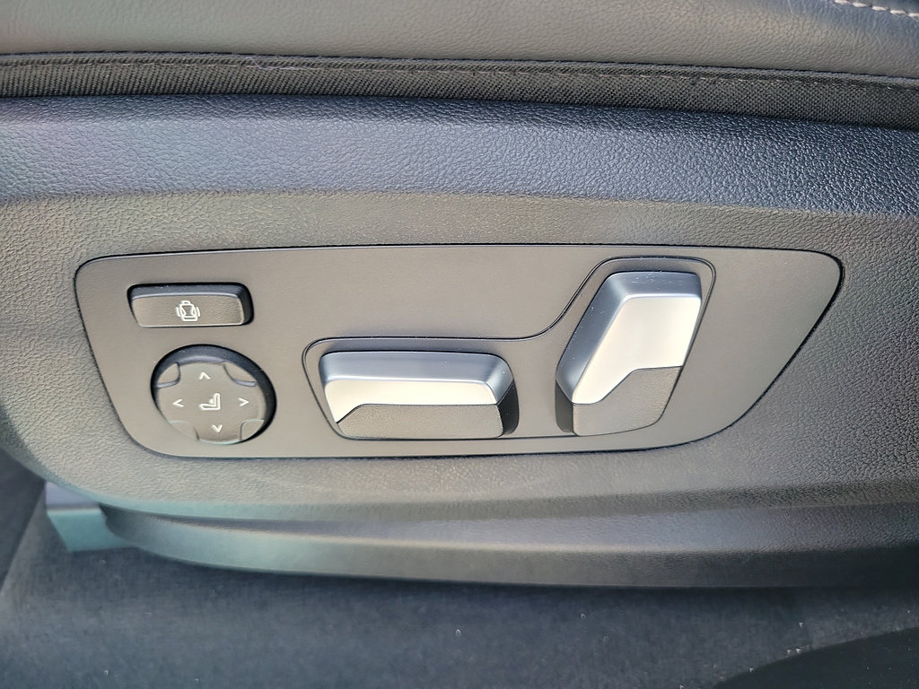 Used 2026 BMW X5 sDrive40i w/ Parking Assistance Package RWD image 18