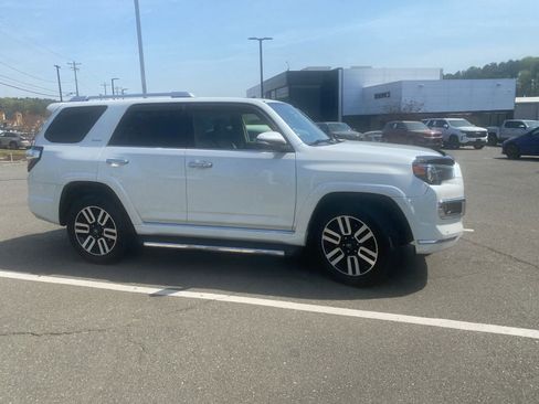 Used 2018 Toyota 4Runner Limited image 13