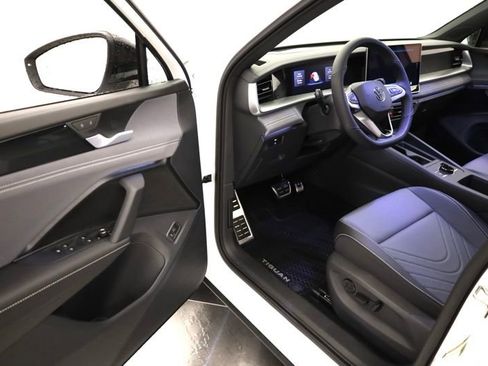 New 2026 Volkswagen Tiguan SE R-Line AWD/4WD image 9