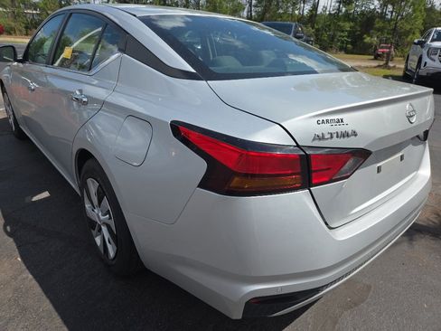 Used 2024 Nissan Altima 2.5 S image 4