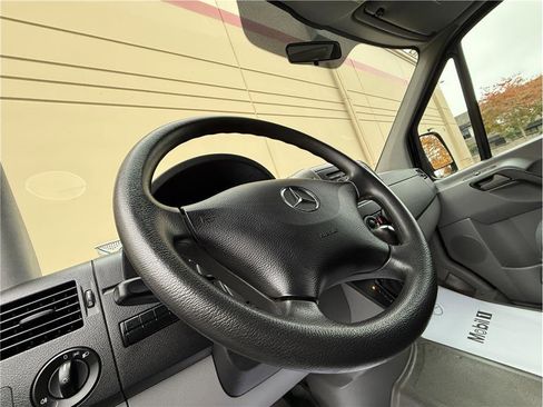 Used 2012 Mercedes-Benz Sprinter 2500 image 9