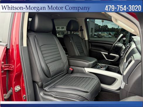 Used 2019 Nissan Titan PRO-4X w/ Pro-4x Convenience Package AWD/4WD image 31