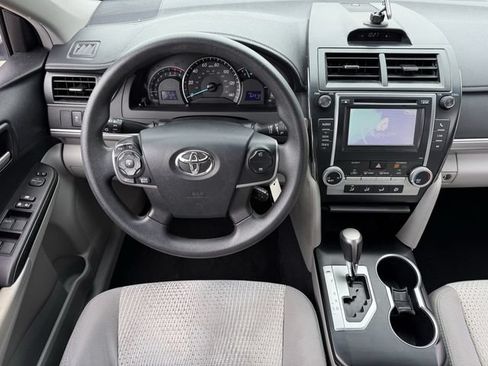 Used 2013 Toyota Camry LE FWD image 11