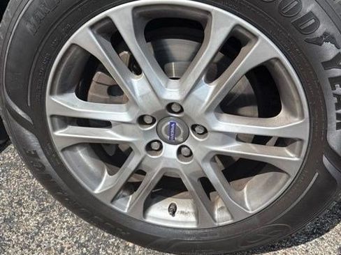 Used 2015 Volvo XC60 T5 w/ Proximity Package AWD/4WD image 6