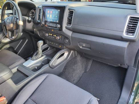 Used 2022 Nissan Frontier SV image 30