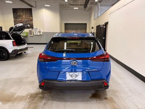 Used 2025 Lexus UX 300h AWD w/ Accessory Package (Z1) image 4