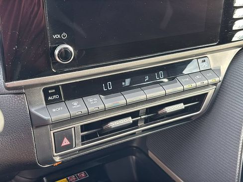 Used 2025 Toyota Camry SE FWD image 18