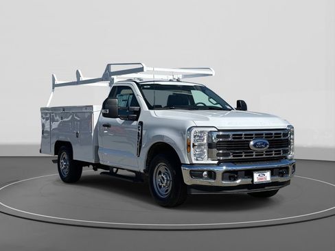 New 2025 Ford F350 XL w/ XL Chrome Package image 4