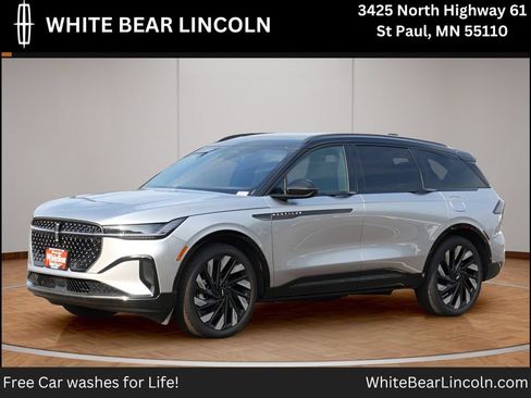 Used 2025 Lincoln Nautilus Reserve AWD/4WD image 1