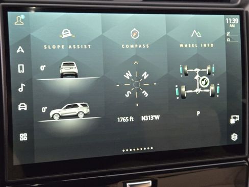 New 2026 Land Rover Discovery Dynamic SE image 31