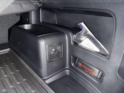 Used 2022 Toyota 4Runner TRD Off-Road Premium w/ TRD Black Wheel Package (TMS) image 40