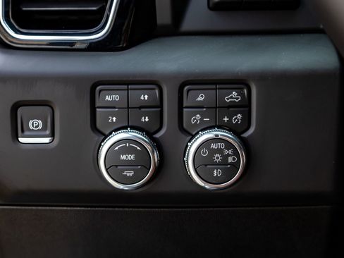 Used 2026 GMC Sierra 3500 Denali Ultimate image 21