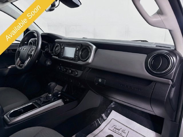 Used 2019 Toyota Tacoma SR5 AWD/4WD image 28