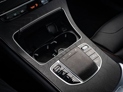 Certified 2022 Mercedes-Benz GLC 43 AMG 4MATIC image 34