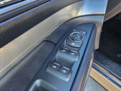 Used 2019 Ford Explorer XLT AWD/4WD image 20