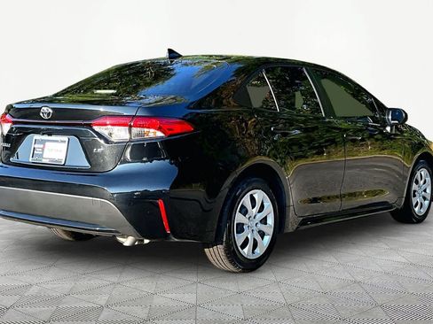 Used 2022 Toyota Corolla LE FWD image 13