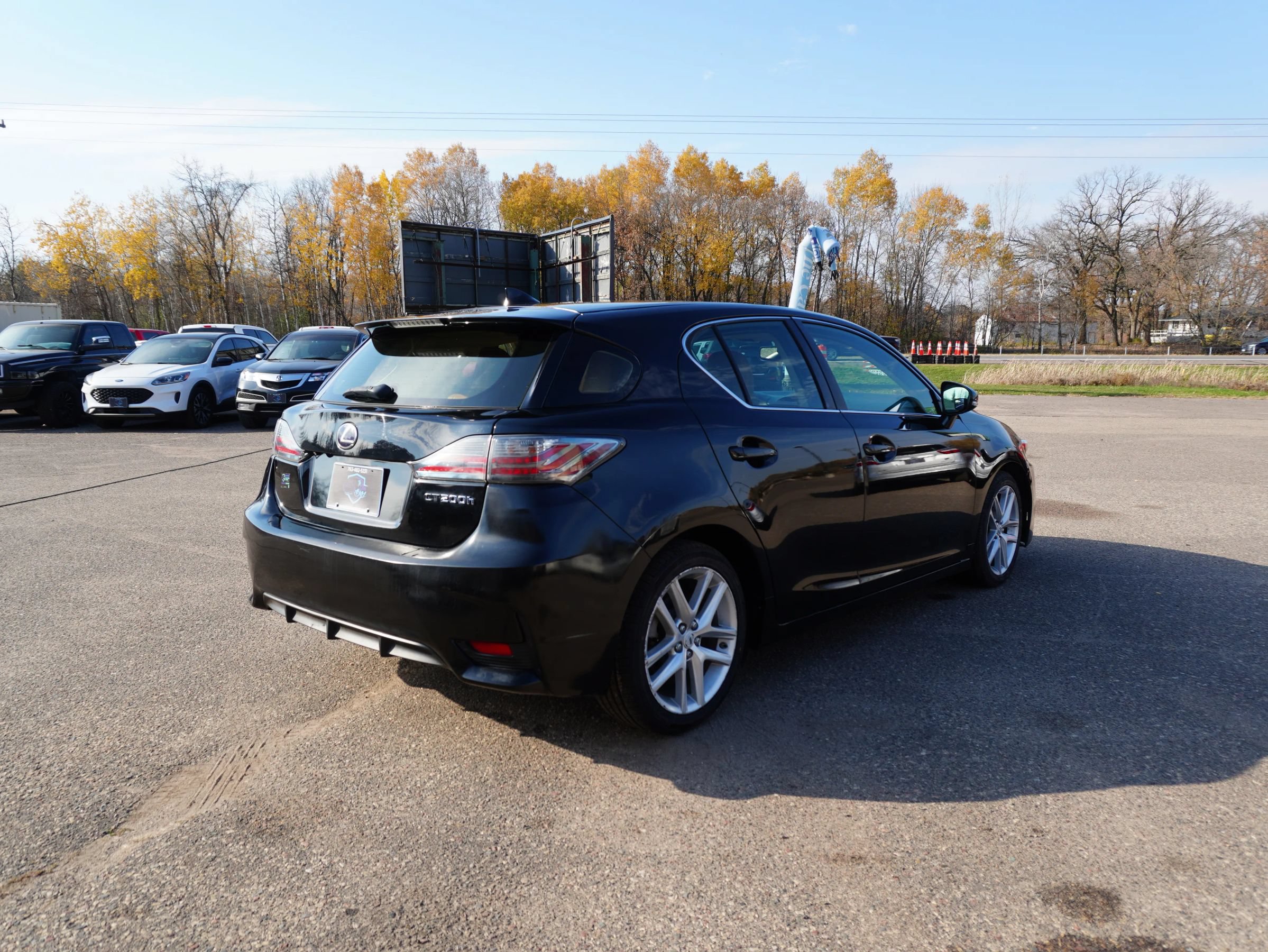 Used 2015 Lexus CT 200h w/ Navigation Package FWD image 4