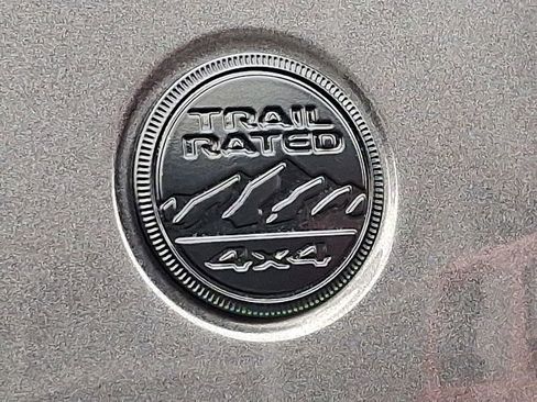 Used 2021 Jeep Gladiator Willys image 35