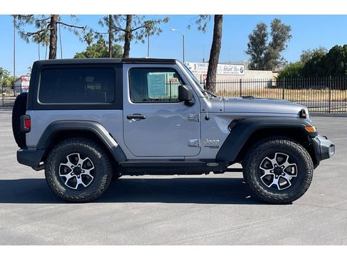 Used 2019 Jeep Wrangler Sport image 7