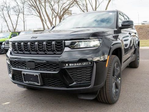 New 2026 Jeep Grand Cherokee L Limited w/ Limited Altitude Package AWD/4WD image 2