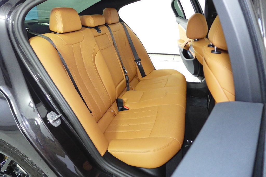 Used 2023 BMW 540i w/ M Sport Package RWD image 20