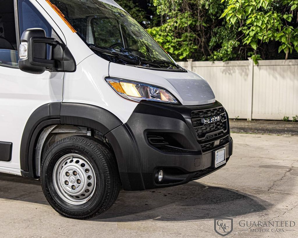 Used 2025 RAM ProMaster 2500 w/ Convenience Group FWD image 4