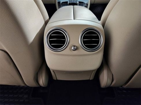 Used 2017 Mercedes-Benz E 400 4MATIC Wagon image 29