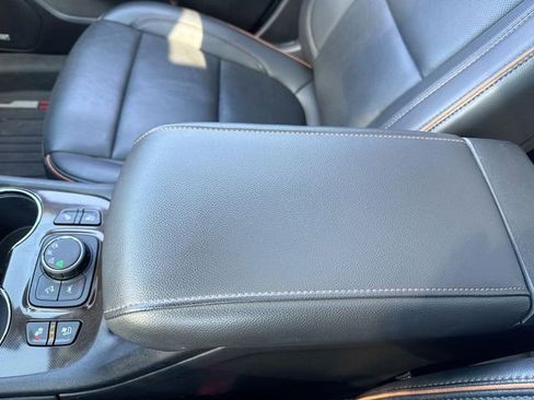 Used 2023 GMC Acadia AT4 w/ Technology Package image 21