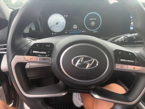 Used 2023 Hyundai Elantra Limited FWD image 27