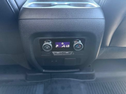 Used 2025 Buick Enclave Preferred w/ Power Package AWD/4WD image 28