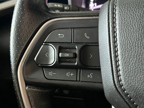 Used 2025 Toyota Tundra SR5 AWD/4WD image 30