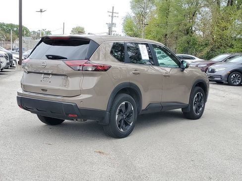 Used 2025 Nissan Rogue SV AWD/4WD image 4