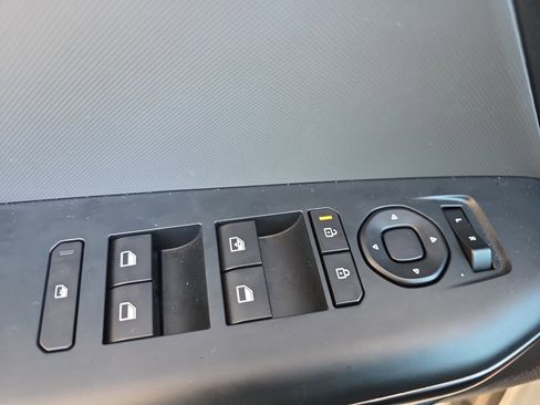 Used 2025 Kia K4 LXS image 26