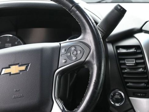 Used 2019 Chevrolet Suburban Premier AWD/4WD image 29