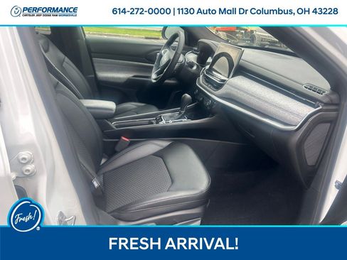 Used 2024 Jeep Compass Latitude w/ Convenience Group AWD/4WD image 16
