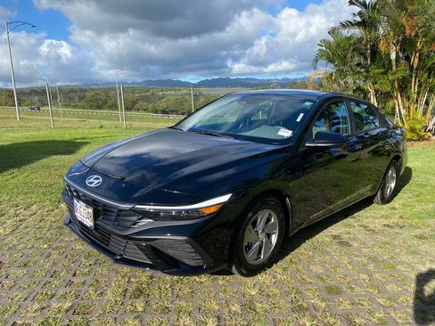 Certified 2025 Hyundai Elantra SE FWD image 21