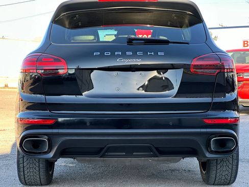 Used 2018 Porsche Cayenne Platinum Edition image 6