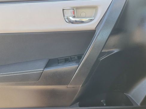 Used 2017 Toyota Corolla LE image 16