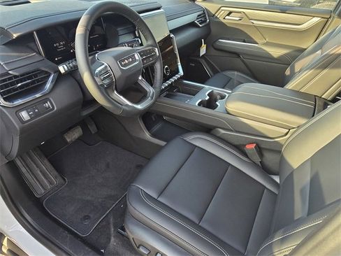 New 2026 GMC Acadia Elevation image 18