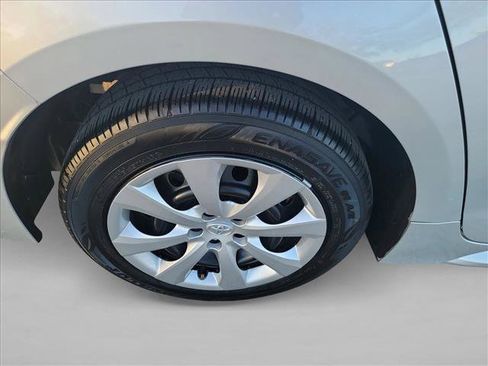 Used 2025 Toyota Corolla LE image 11