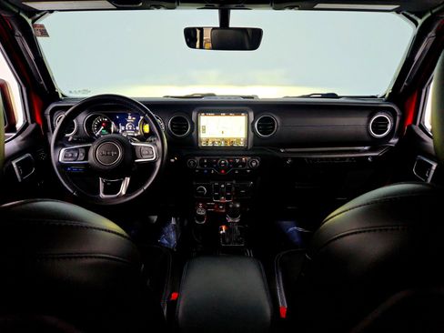 Used 2022 Jeep Wrangler Unlimited Rubicon 4xe image 30