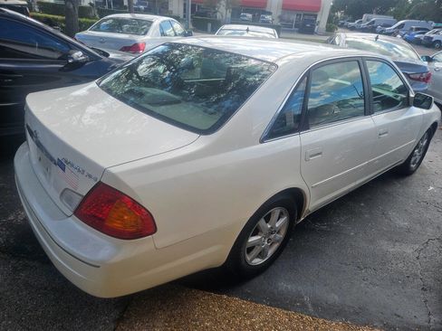 Used 2002 Toyota Avalon XLS image 4