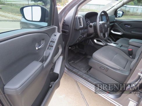 Used 2022 Nissan Frontier SV image 17