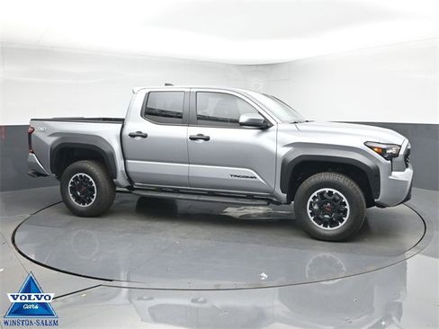Used 2024 Toyota Tacoma 4x4 Double Cab image 1