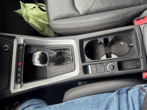 Used 2020 Audi Q3 2.0T Premium image 22