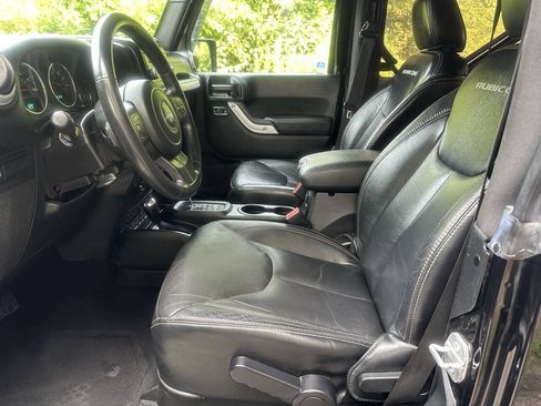 Used 2014 Jeep Wrangler Rubicon w/ Power Convenience Group AWD/4WD image 11