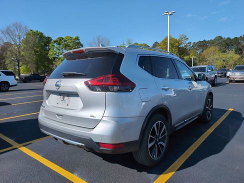 Used 2020 Nissan Rogue SL image 3